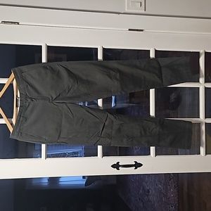 LLBean Men's Signature Khaki pants 32x34